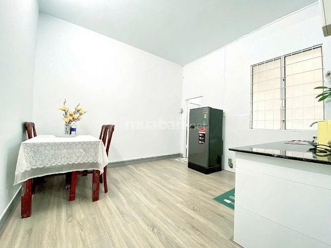 Chung Cư Lê Hồng Phong Quận 10 rộng 80m2 2PN 1WC giá 8,5tr/th