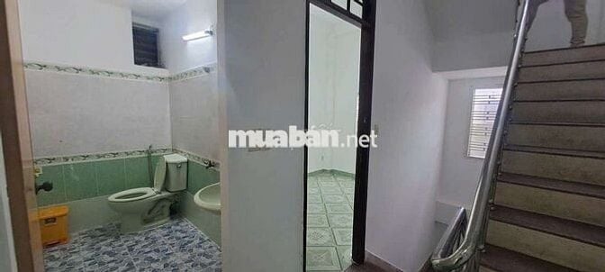 Cho thuê 3 tầng mặt tiền Nguyễn Hoàng. Hải Châu