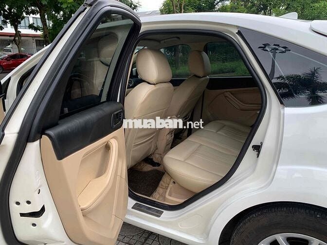 Em cần bán  Ford Focus 2010 1.8 AT full đồ chơi