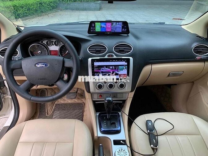 Em cần bán  Ford Focus 2010 1.8 AT full đồ chơi