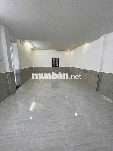 nhà 8x25m 1 trệt 1 lửng có 4 phonhf ngủ 2wc phù hợp làm may cắt, dày.