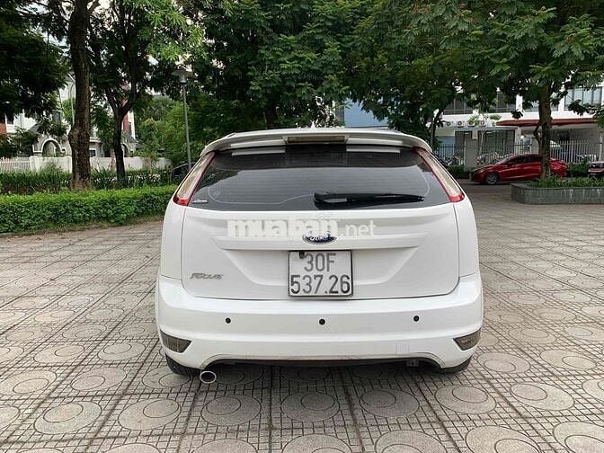 Em cần bán  Ford Focus 2010 1.8 AT full đồ chơi