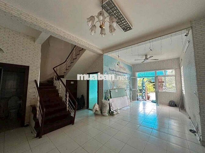 Cho Thuê Biệt Thự Mỹ Hào, Phú Mỹ Hưng, Trệt 2 Lầu, 65 Triệu/ Thàng