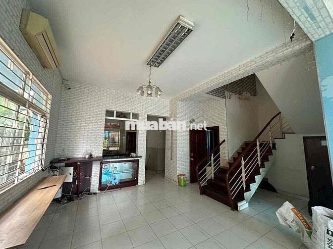Cho Thuê Biệt Thự Mỹ Hào, Phú Mỹ Hưng, Trệt 2 Lầu, 65 Triệu/ Thàng