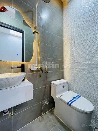 Xoay vòng vốn chủ cần bán căn nhà 49m2 nằm ngay Trương Đăng Quế.