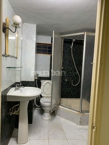 Cần Cho Thuê Nhà Riêng Đường Đào Duy Từ P. 15 quận Phú Nhuận, tiện mở 