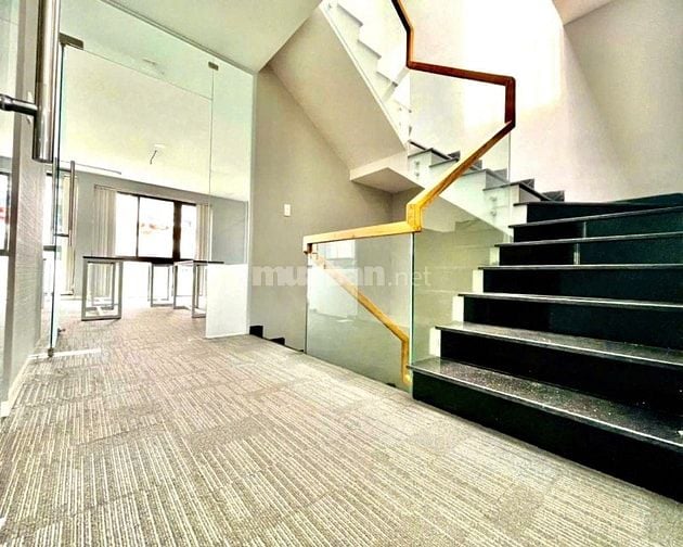 CHO THUÊ GẤP NHÀ 2 MẶT TIỀN - NGANG 6M, 1 TRỆT 3 LẦU, SÂN THƯỢNG