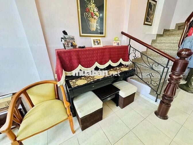 Cho Thuê Nhà Đường Nguyễn Văn Đậu, Bình Thạnh ( KD Tự Do - Có Sân )