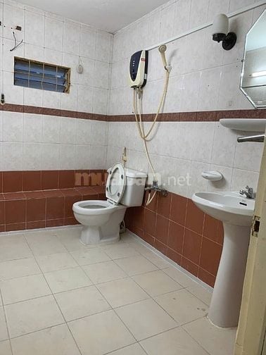 Cần Cho Thuê Nhà Riêng Đường Đào Duy Từ P. 15 quận Phú Nhuận, tiện mở 