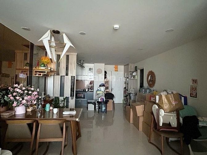 Cần bán CC 19 Cộng Hoà Plaza Q. TB. DT 75m2 2P 2WC. Giá bán 4,4tỷ
