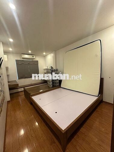 Nhà ở, ô tô đỗ cửa, 5 tầng - 3 phòng ngủ cách đường Nguyễn Văn Cừ 50m