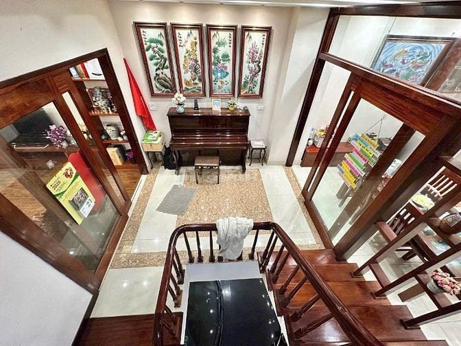 Bán nhà Mễ Trì 4 tầng, 130m2. có vỉa hè, ô tô tránh, ở luôn. 42,5 tỷ
