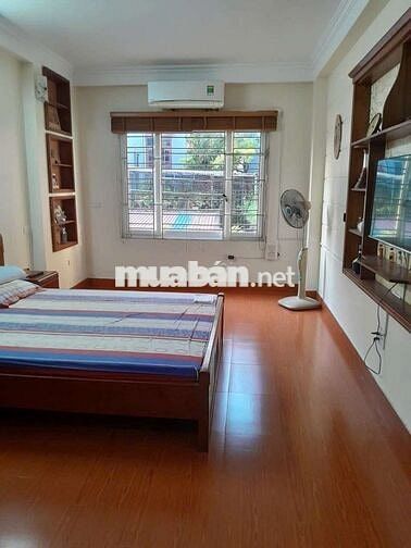 Cho thuê nhà ngõ 211 Bát Khối - 10m ra oto dừng đỗ - full đồ nhà mới
