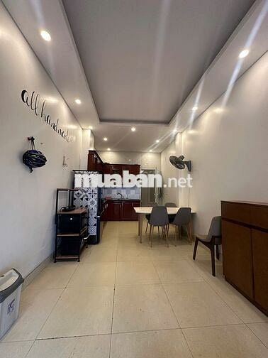 Nhà ở, ô tô đỗ cửa, 5 tầng - 3 phòng ngủ cách đường Nguyễn Văn Cừ 50m