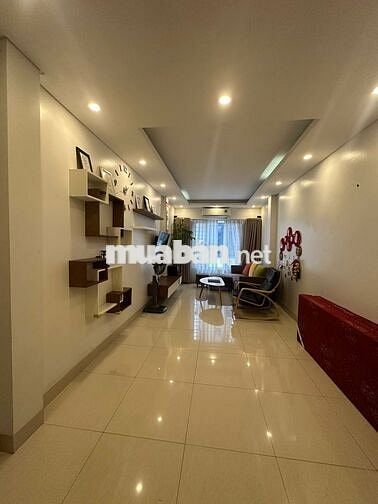 Nhà ở, ô tô đỗ cửa, 5 tầng - 3 phòng ngủ cách đường Nguyễn Văn Cừ 50m