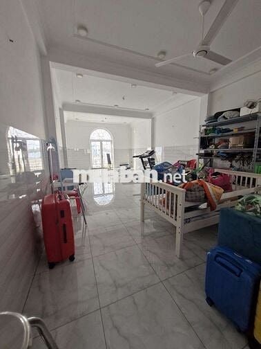 Cho thuê nhà mặt tiền đường mới đẹp