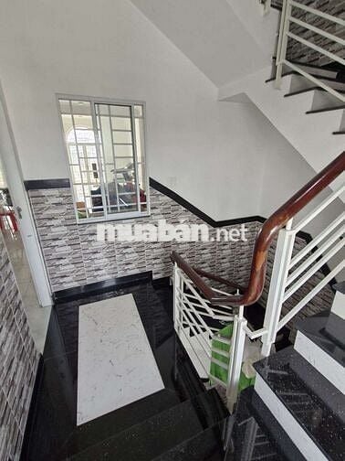 Cho thuê nhà mặt tiền đường mới đẹp