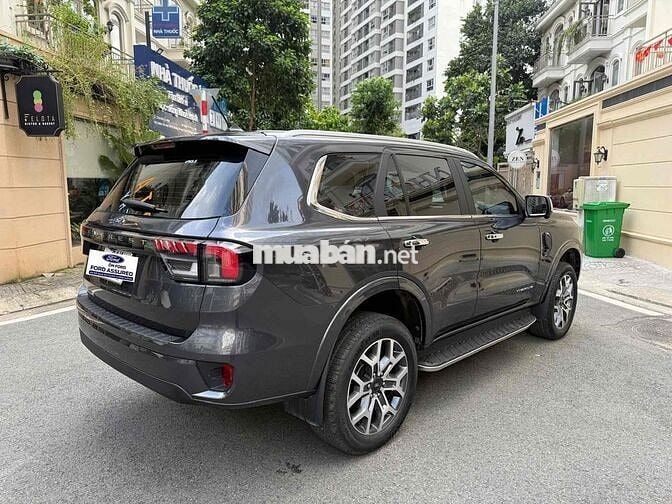 Everest Titanium 4x4 2025 odo 700km