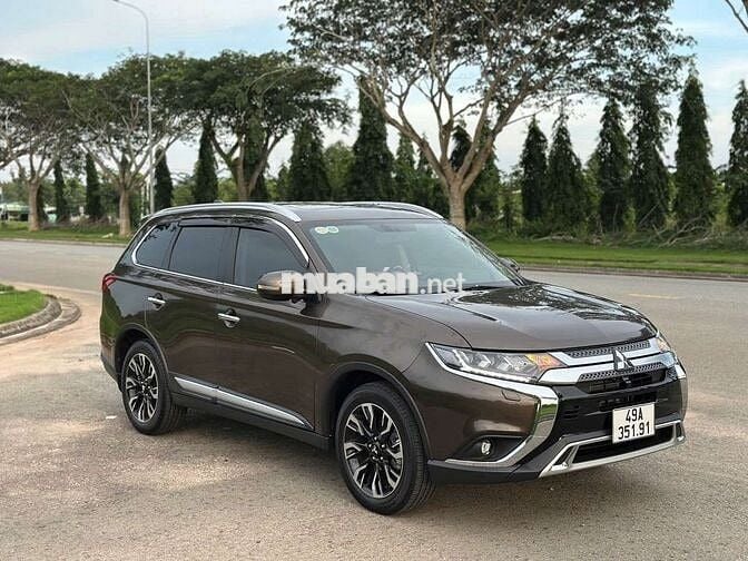 Mitsubishi Outlander 2020 2.0 CVT Premium  9000 km