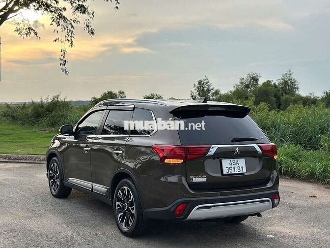 Mitsubishi Outlander 2020 2.0 CVT Premium  9000 km