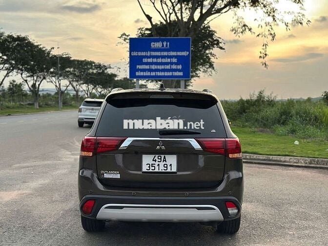 Mitsubishi Outlander 2020 2.0 CVT Premium  9000 km