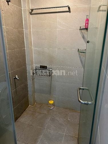 Căn mặt tiền lầu 2, nhà tập thể đường Lê Hồng Phong P10 Q10