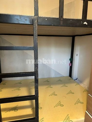 Căn mặt tiền lầu 2, nhà tập thể đường Lê Hồng Phong P10 Q10