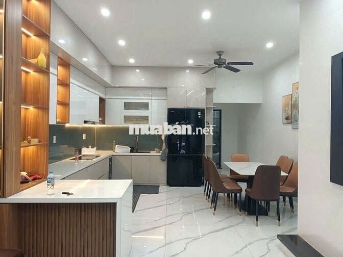 Cho thuê nhà 3 tầng mới mặt tiền đường Bùi Thiện Ngộ Hoà Xuân