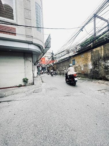 Phân lô Lý Nam Đế 60m2*3T,mt:4,8m,oto ,TT Quân Đội Giá 18,5 tỷ.
