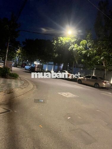 Nhà ngay HXH Nguyễn Hữu Dật, diện tích lớn full nội thất