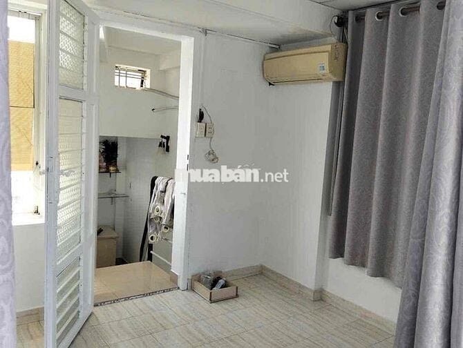 Nhà nguyên căn. 2PN.2WC. Trần Hưng Đạo. Q.1