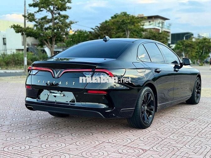 VinFast Lux A2.0 2019 2.0 AT - 32000 km