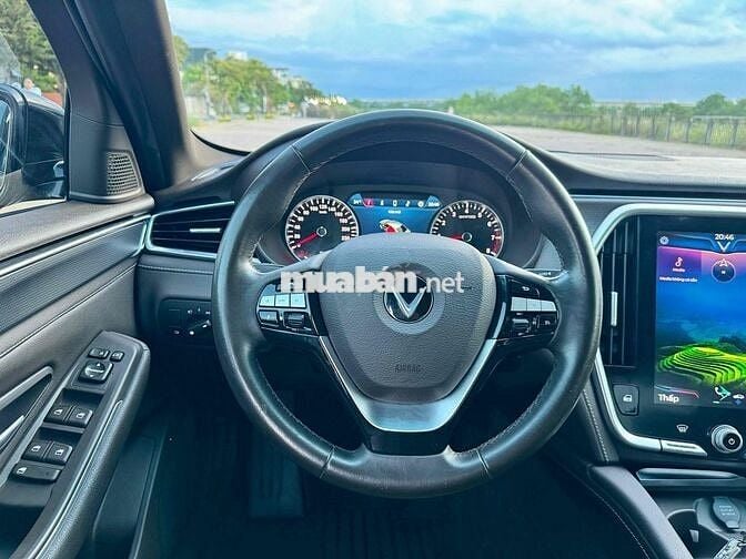 VinFast Lux A2.0 2019 2.0 AT - 32000 km