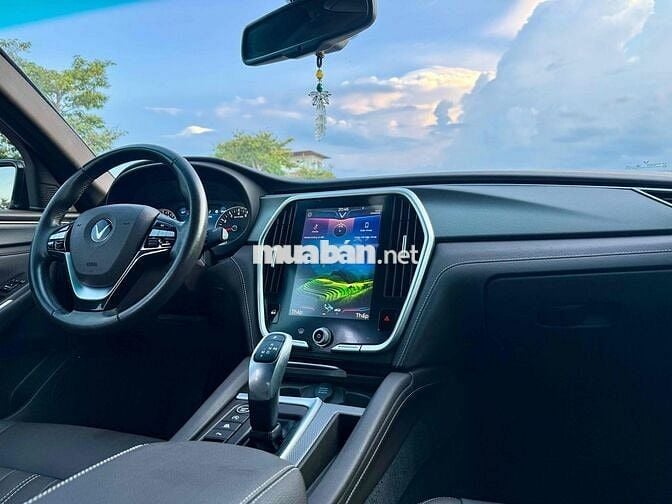 VinFast Lux A2.0 2019 2.0 AT - 32000 km