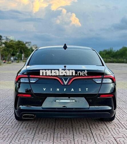 VinFast Lux A2.0 2019 2.0 AT - 32000 km