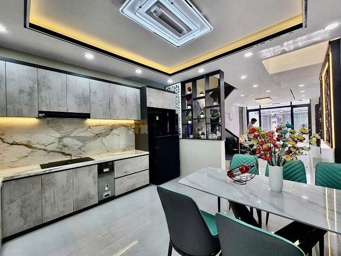 Bán nhà Hoàng Hoa Thám, Tân Bình, Giá: 2 tỷ 350 / 55m2, sổ hồng riêng