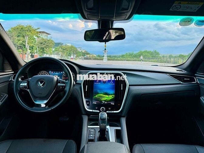 VinFast Lux A2.0 2019 2.0 AT - 32000 km