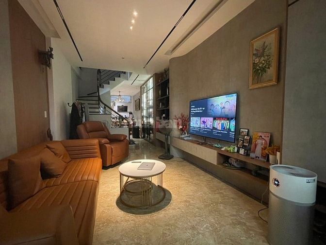 Nhà Phố Hồng Mai, Hai Bà Trưng 70m2 4 tầng 12,9 tỷ.