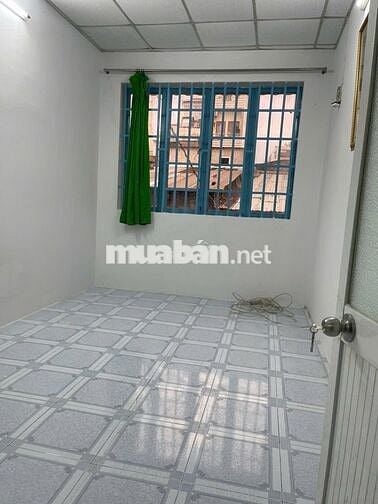 Nhà mới sửa,sạch sẽ, 3.5m x 10m,1 lầu, 1PN (có máy lạnh),hẻm Bình Tiên