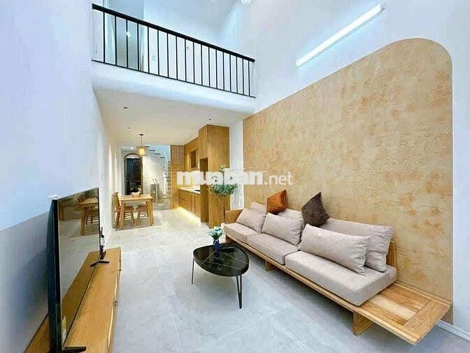 🏘🏘 Cho thuê nhà 2 tầng sau lưng mặt tiền Điện Biên Phủ