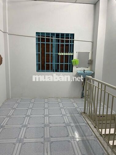 Nhà mới sửa,sạch sẽ, 3.5m x 10m,1 lầu, 1PN (có máy lạnh),hẻm Bình Tiên
