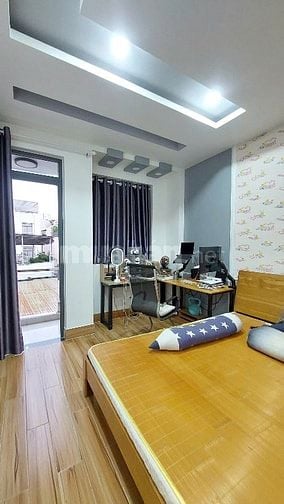 Cầm Bá Thước-Ký Con 5Tầng,Vuông Vức,Gần Phan Đăng Lưu,khu dân trí