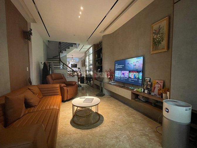 Nhà Phố Hồng Mai, Hai Bà Trưng 70m2 4 tầng 12,9 tỷ.