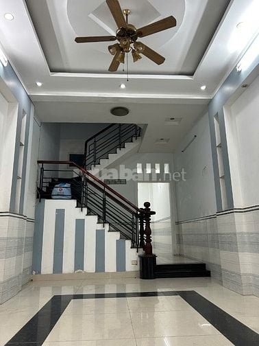 Cho thuê nhà hẻm 5m Khuôn Việt , Tân Phú ,  4 X 17 ,4 tầng , 16 triệu 