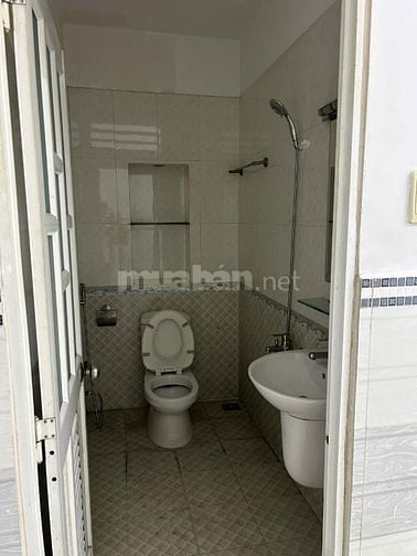Cho thuê nhà hẻm 5m Khuôn Việt , Tân Phú ,  4 X 17 ,4 tầng , 16 triệu 