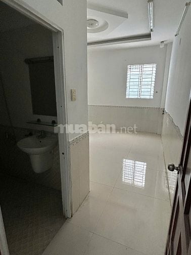 Cho thuê nhà hẻm 5m Khuôn Việt , Tân Phú ,  4 X 17 ,4 tầng , 16 triệu 
