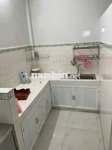 Nhà mới sửa,sạch sẽ, 3.5m x 10m,1 lầu, 1PN (có máy lạnh),hẻm Bình Tiên