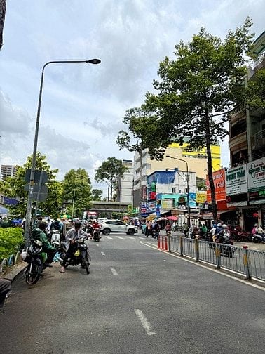 BÁN NHÀ MẶT TIỀN : 600 NGUYỄN CHÍ THANH - P. 7 - Q. 11 -TPHCM