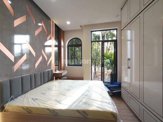 Bán nhà đẹp 3 mê – 3 tầng, view công viên gần Đại Học Duy Tân