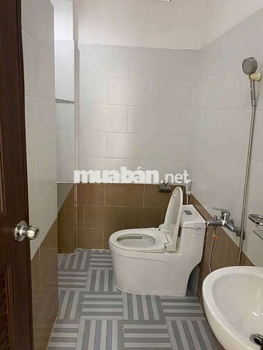Hót nhà đẹp 4 x 20 có 3 lầu 5pn 5wc sân thượng kế bên khu tên lửa